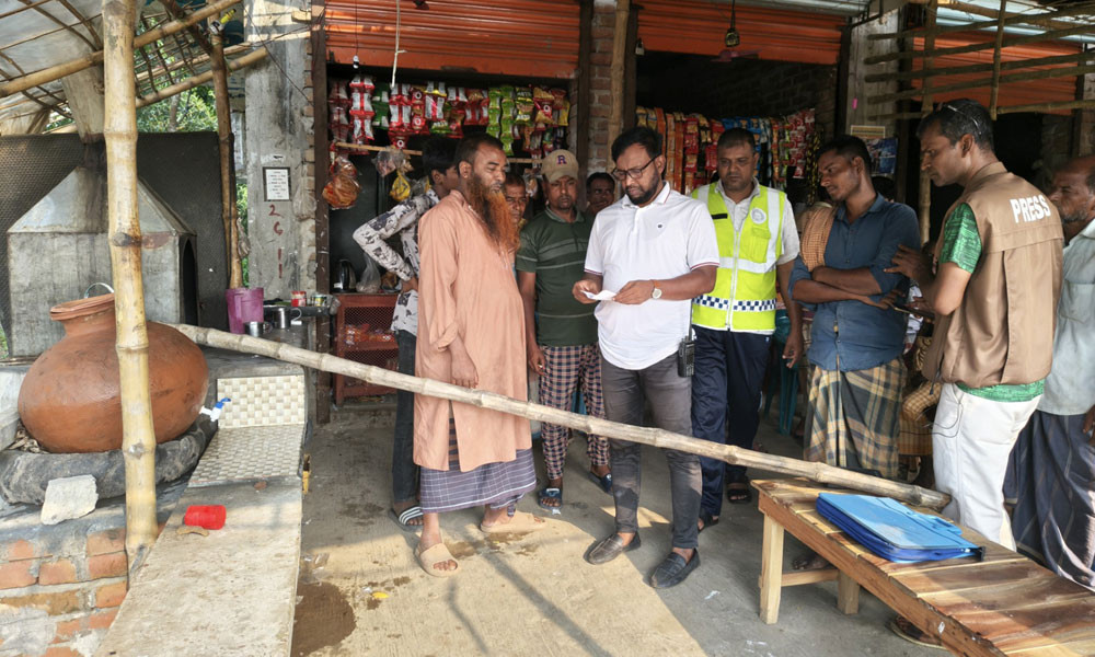 ‘এ গ্রামে বিএনপির নামগন্ধ রাখব না’ —চিরকুটসহ বোমাসদৃশ বস্তু উদ্ধার