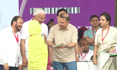 শ্রীমঙ্গলে ফ্যামিলি কার্ড বিতরণ অনুষ্ঠানে যোগ দিলেন প্রধানমন্ত্রী