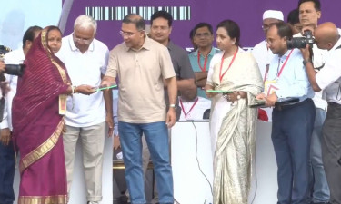শ্রীমঙ্গলে ফ্যামিলি কার্ড বিতরণ কর্মসূচির উদ্বোধন করলেন প্রধানমন্ত্রী