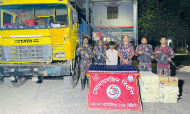 চাঁপাইনবাবগঞ্জ সীমান্তে ৭০ লাখ টাকার মাদক জব্দ, গ্রেপ্তার ২