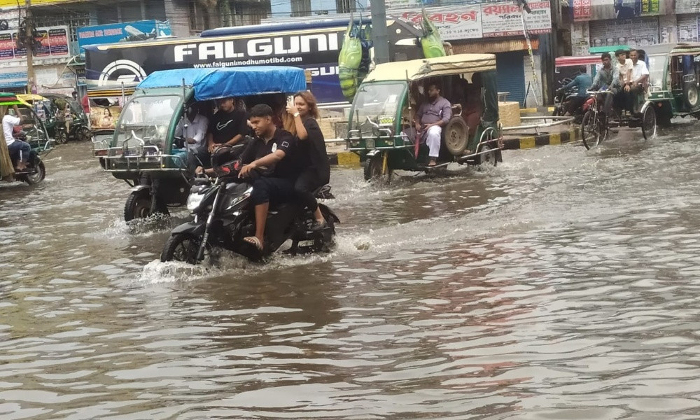 ভারি বর্ষণে ফের ডুবল খুলনা শহর