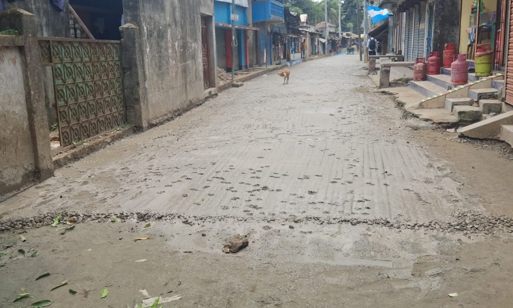 বাউফলে ৪০ লাখ টাকার সড়ক নির্মাণে অনিয়মের অভিযোগ, কাজ বন্ধ করল জনতা