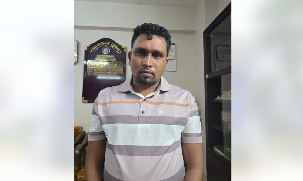 বড়লেখা সীমান্তে ভারতীয় মাদক ব্যবসায়ী আটক