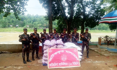 রাঙামাটি সীমান্ত দিয়ে ভারতে পাচারের সময় রসুন-ইউরিয়া সার জব্দ