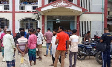 নওগাঁয় সহকারী শিক্ষকের বিরুদ্ধে নারী শিক্ষককে কুপ্রস্তাব ও হেনস্তার অভিযোগ