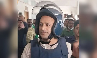 দুই মামলায় ব্যারিস্টার সুমনের জামিন স্থগিত