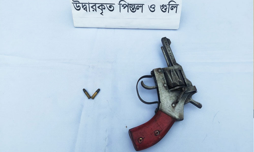 ঢাকার মাদরাসায় মিলল ‘মেইড ইন পাকিস্তান’ লেখা পিস্তল