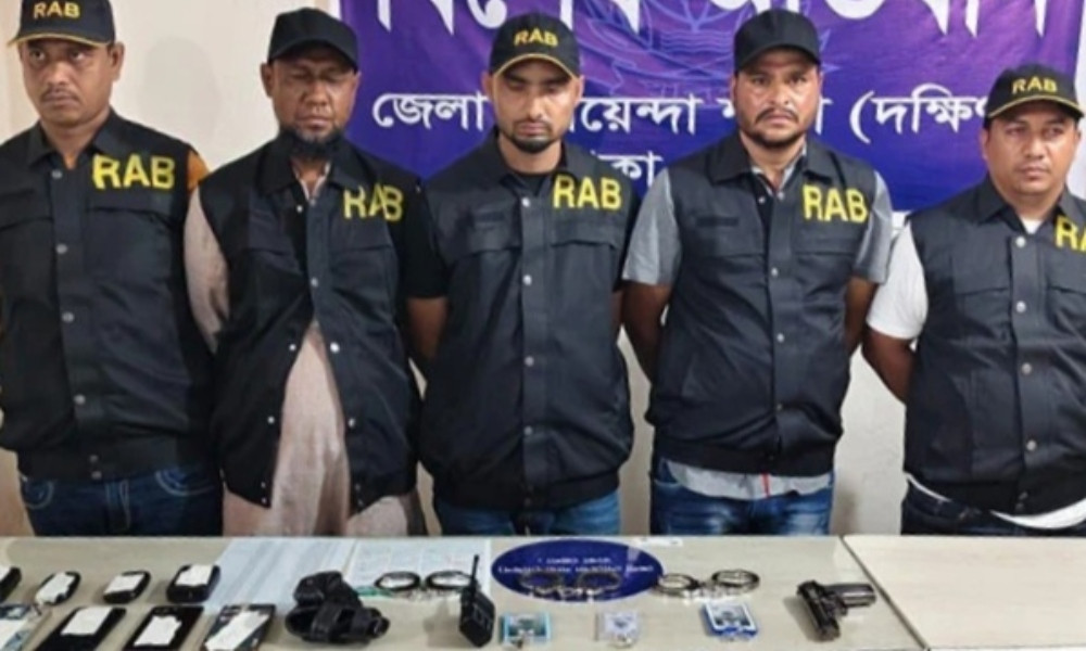 স্বর্ণ ব্যবসায়ীকে অপহরণ করে লুট, র্যাব পরিচয়ধারী চক্রের ৫ সদস্য আটক