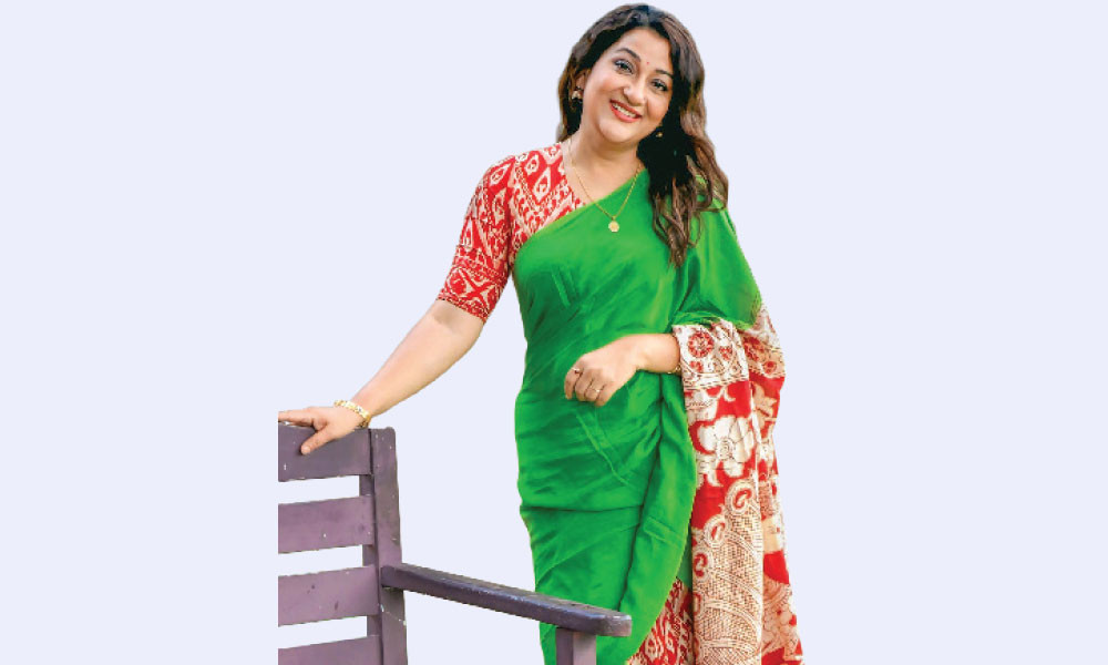 মানুষ এখন আবার নাটক দেখছে
