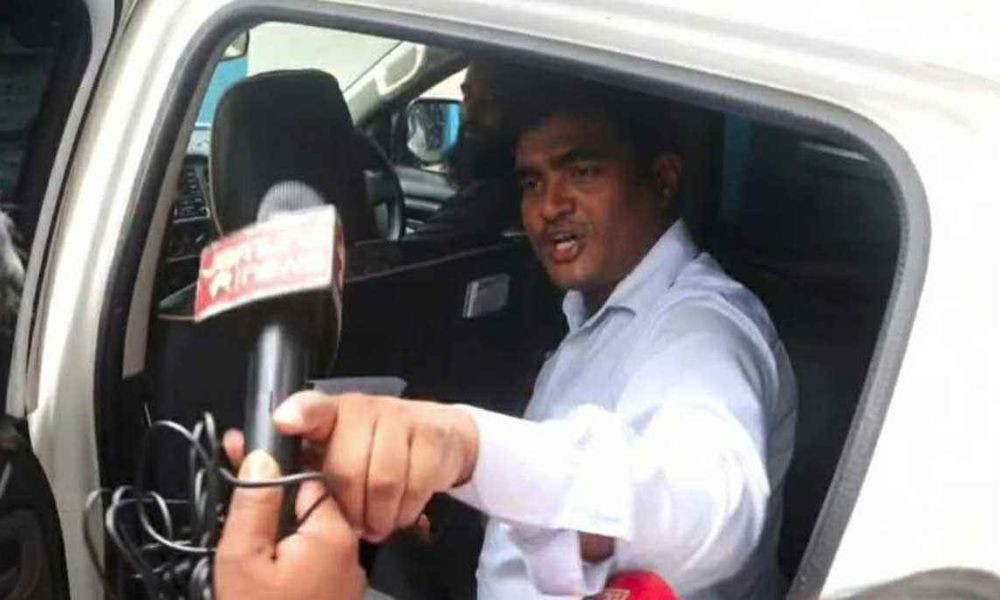 প্রশ্ন করতেই সাংবাদিকদের ওপর চড়াও হলেন সাদুল্লাপুরের এসিল্যান্ড