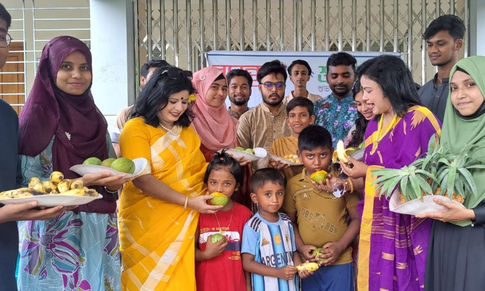 গাইবান্ধায় বসুন্ধরা শুভসংঘের ফল উৎসবে সুবিধাবঞ্চিত শিশুদের আনন্দ