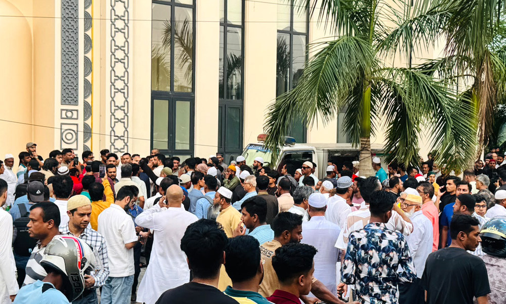 ক্রীড়াঙ্গনের কিংবদন্তি আবদুস সাদেকের প্রথম জানাজা অনুষ্ঠিত
