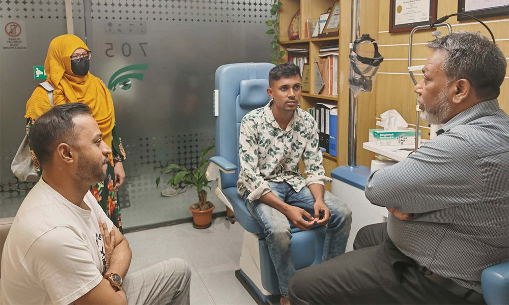 পুলিশের গুলিতে আহত নয়নের চিকিৎসার দায়িত্ব নিলেন প্রধানমন্ত্রী