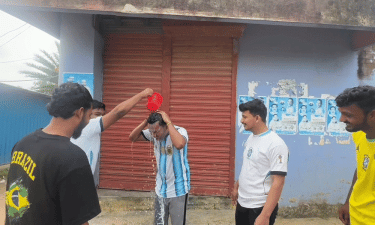 বাজিতে হেরে দুধ দিয়ে গোসল, ‘সাম্বা শিবিরে’ আর্জেন্টিনা সমর্থক