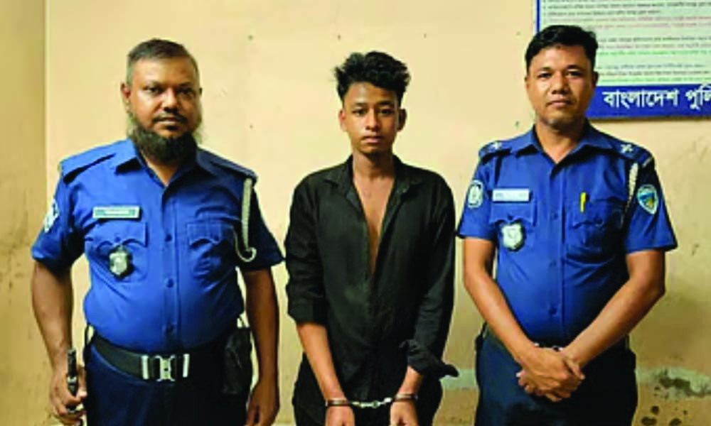 সড়কের পাশের ঝোপে পড়েছিল নিখোঁজ অটোরিকশাচালকের লাশ, গ্রেপ্তার ১