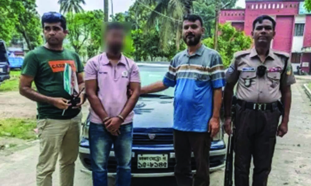 শাহআলী থেকে চুরি হওয়া প্রাইভেট কার উদ্ধার, যুবক গ্রেপ্তার