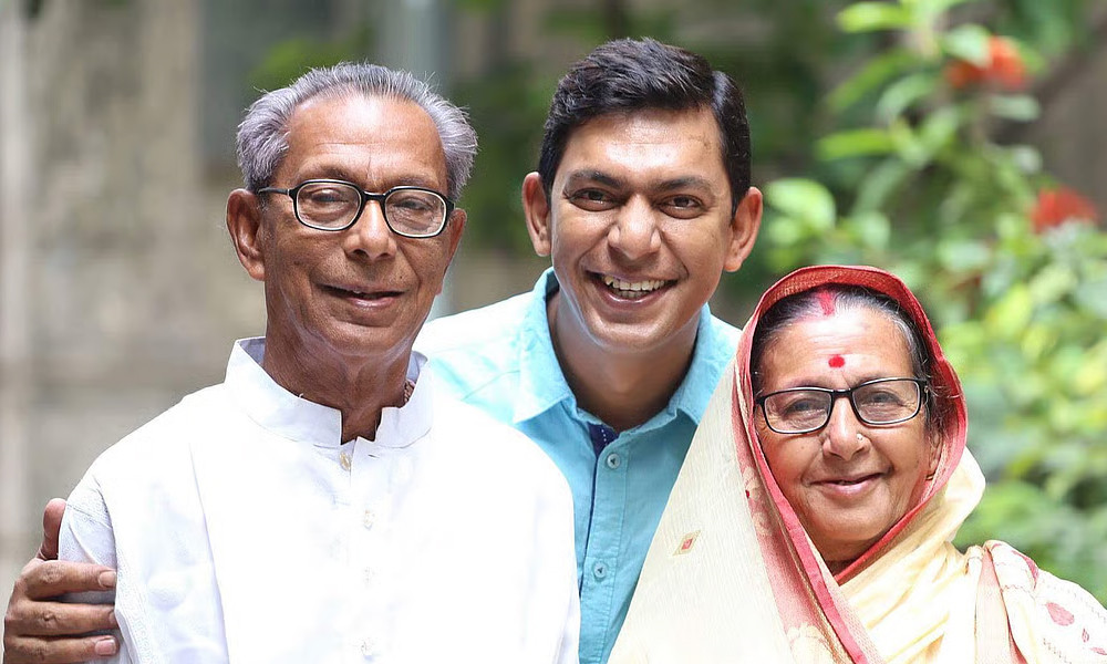 ‘মাথার ওপর থেকে বাবার স্নেহের হাতটা চলে গেলে পৃথিবী ফাঁকা লাগে’