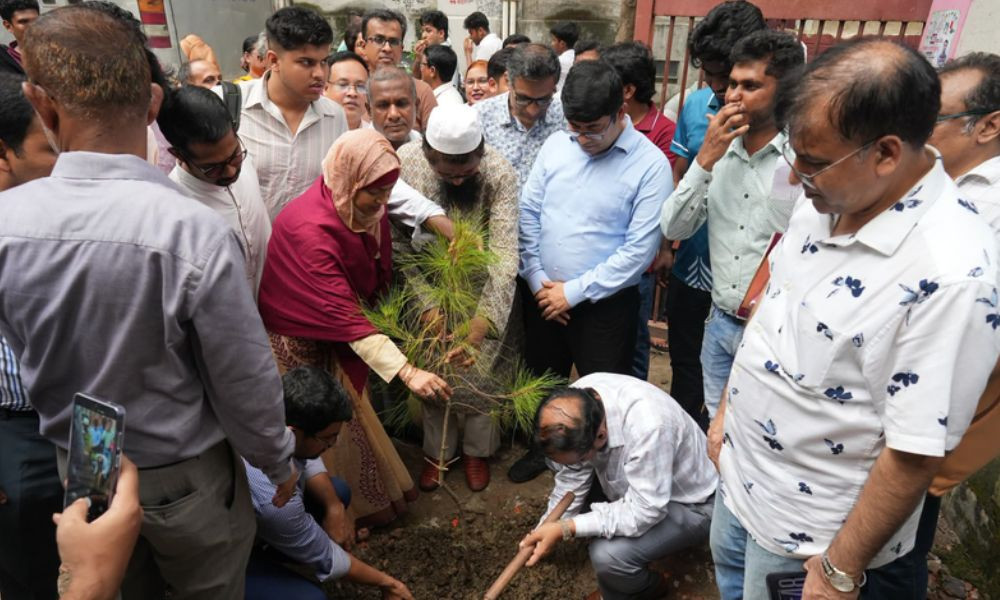জবিতে বৃক্ষরোপণ কর্মসূচির উদ্বোধন