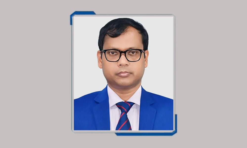 দানবাক্সে ‘চোখ’ দিতেই বদলি আলোচিত ডিসি সারওয়ার!