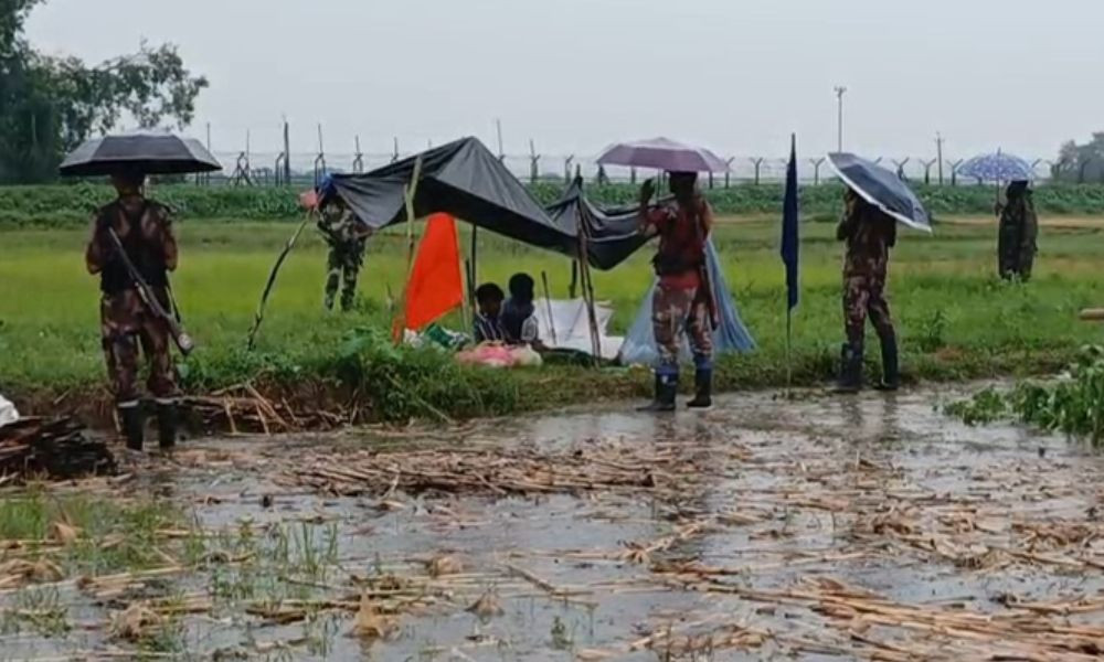কুড়িগ্রাম সীমান্তের শূন্যরেখায় ঝুলছে ৫ যুবকের ভাগ্য