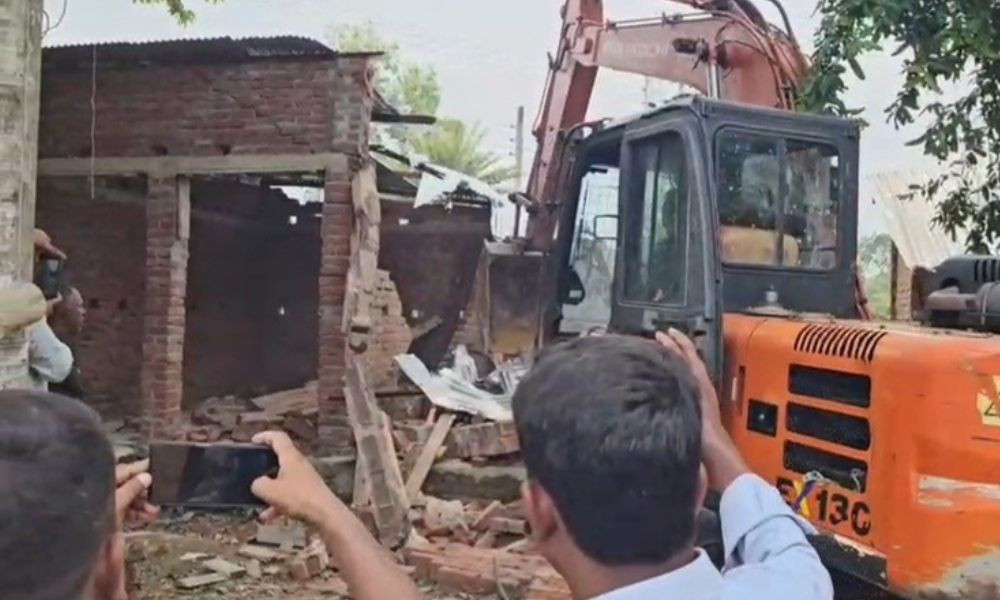 ফরিদপুরে উচ্ছেদ অভিযানে সওজের ৬ কোটি টাকার জমি উদ্ধার