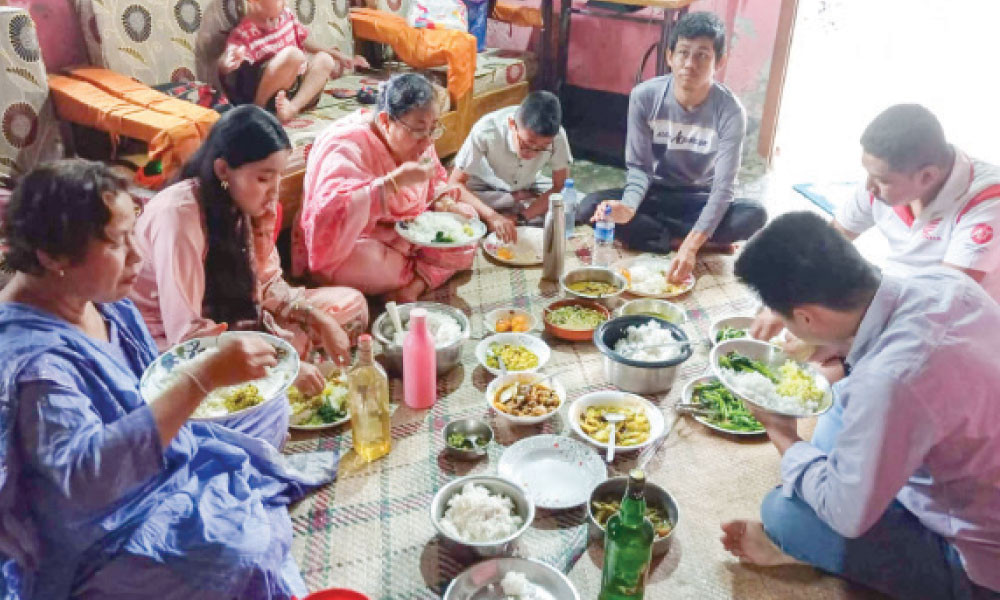 আলপালনিতে পাহাড়জুড়ে উৎসব
