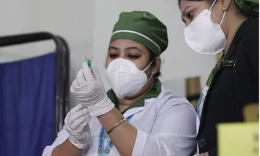 এক লাখ স্বাস্থ্যকর্মী, ২৫ হাজার ধাত্রী নিয়োগ দেবে সরকার