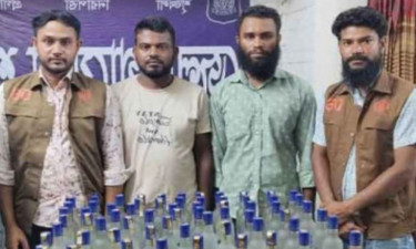 জামালপুরে ৯০ বোতল ভারতীয় মদসহ ২ যুবক আটক