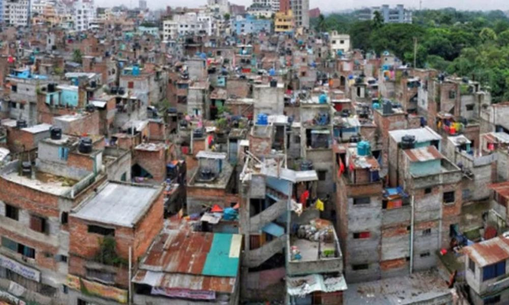 প্রকাশ্যে ডেকে বিক্রি হয় মাদক