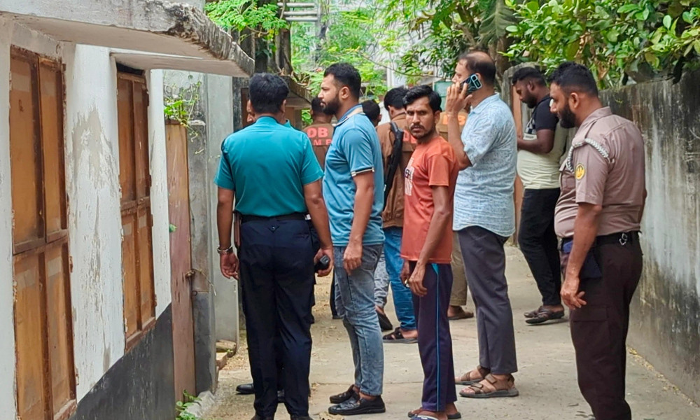 বাবাকে পিটিয়ে হত্যা করে পালিয়ে গেল রাবি শিক্ষার্থী!