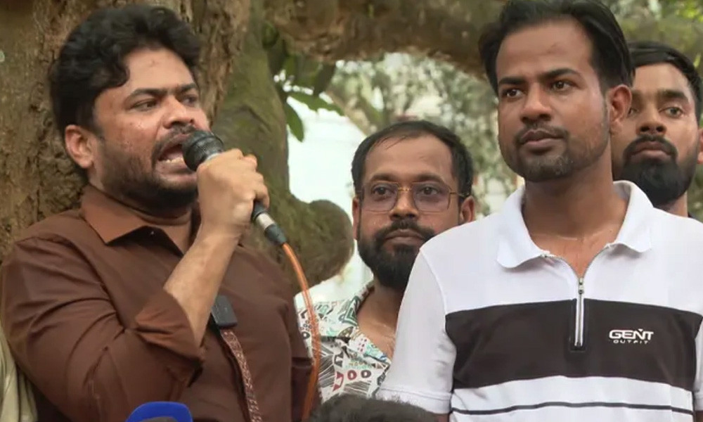 ছাত্রলীগ ধরিয়ে দিলে ১০ হাজার টাকা পুরস্কার দেবেন রাবি ছাত্রদল সভাপতি