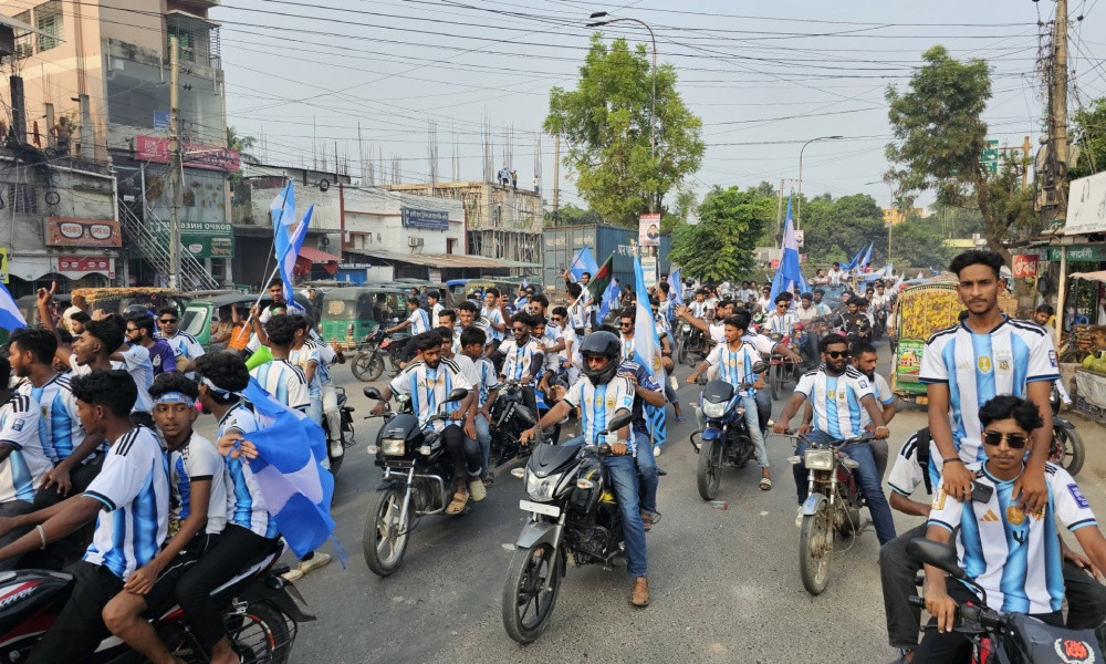 ঈশ্বরদীতে আর্জেন্টিনার সমর্থকদের মোটর সাইকেল শোডাউন