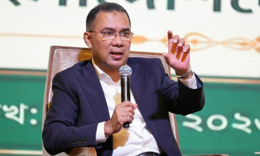 মালয়েশিয়া সফর শেষে চীনের পথে প্রধানমন্ত্রী