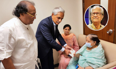 মুস্তাফা মনোয়ারকে দেখতে হাসপাতালে সংস্কৃতিমন্ত্রী