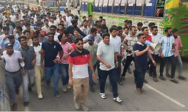 কার্যক্রম নিষিদ্ধ আ. লীগের কর্মসূচির প্রতিবাদে সাভারে ছাত্রদলের বিক্ষোভ