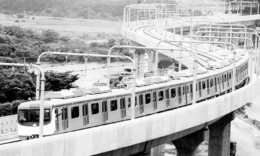 মেট্রো রেলে নারী যাত্রীর নিরাপত্তা চাই