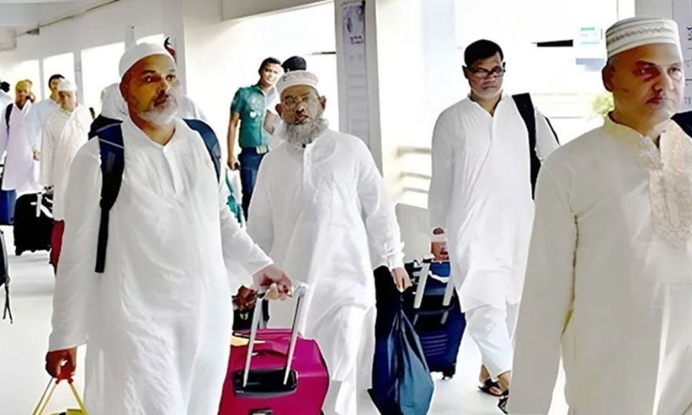 হজ শেষে ফিরলেন ৬৩৭৮৩ বাংলাদেশি