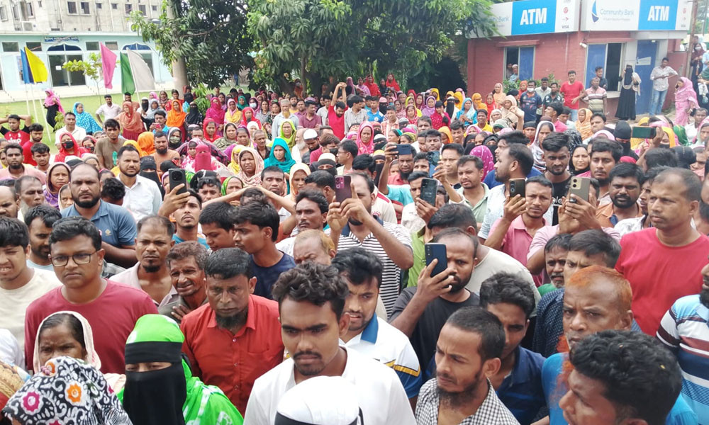 বকেয়া পরিশোধ ও কারখানা খোলার দাবি