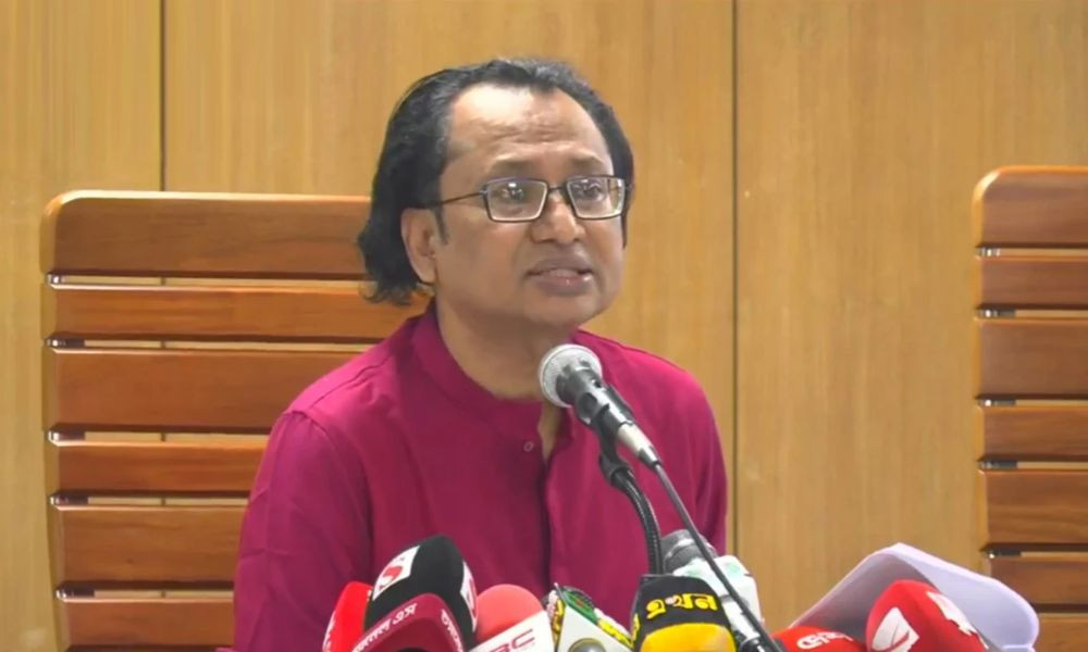 ডিসি সারওয়ারের বদলির সঙ্গে মাজারের কোনো সম্পর্ক নেই : তথ্য উপদেষ্টা