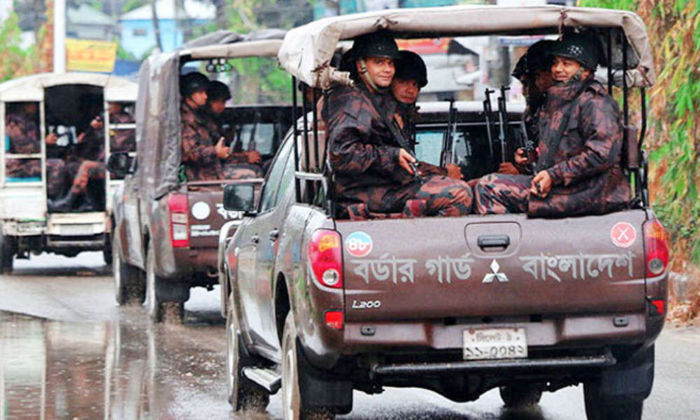রাজধানীর বিভিন্ন স্থানে বিজিবি মোতায়েন