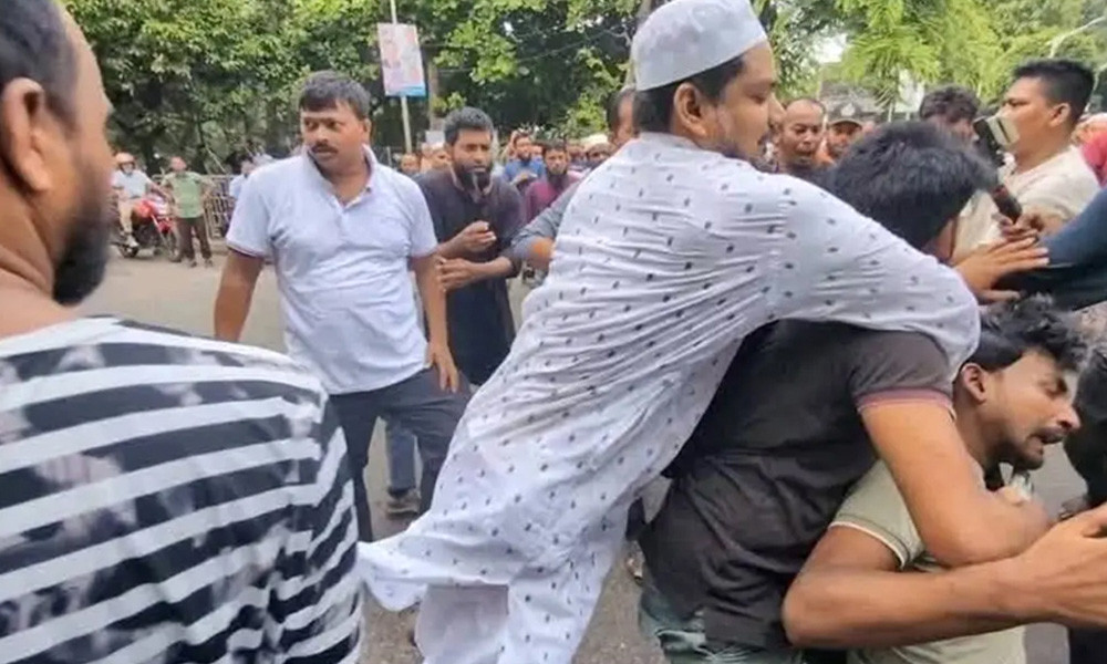 সাংবাদিকদের ওপর হামলার পেছনে ‘অতি উৎসাহ বা বহিরাগতের উসকানি’, দুঃখিত জামায়াত