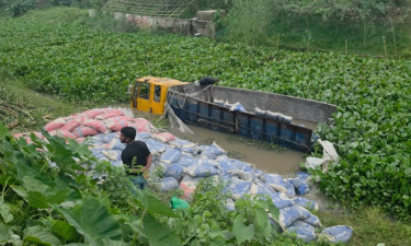 ব্রাহ্মণবাড়িয়ার ট্রাক খাদে পড়ে শ্রমিক নিহত