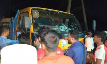 নোয়াখালীতে পিকআপ-মোটরসাইকেল সংঘর্ষে নিহত ২
