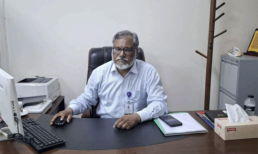 সাংবাদিকদের দিয়ে হাসপাতালের টয়লেট পরিষ্কার করাতে বললেন স্বাস্থ্য কর্মকর্তা