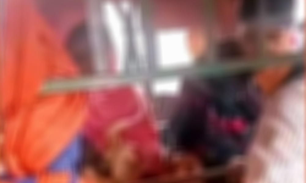স্বামীর বিরুদ্ধে যৌতুক মামলা, রায় শুনে এজলাসেই স্ত্রীর আত্মহত্যার চেষ্টা
