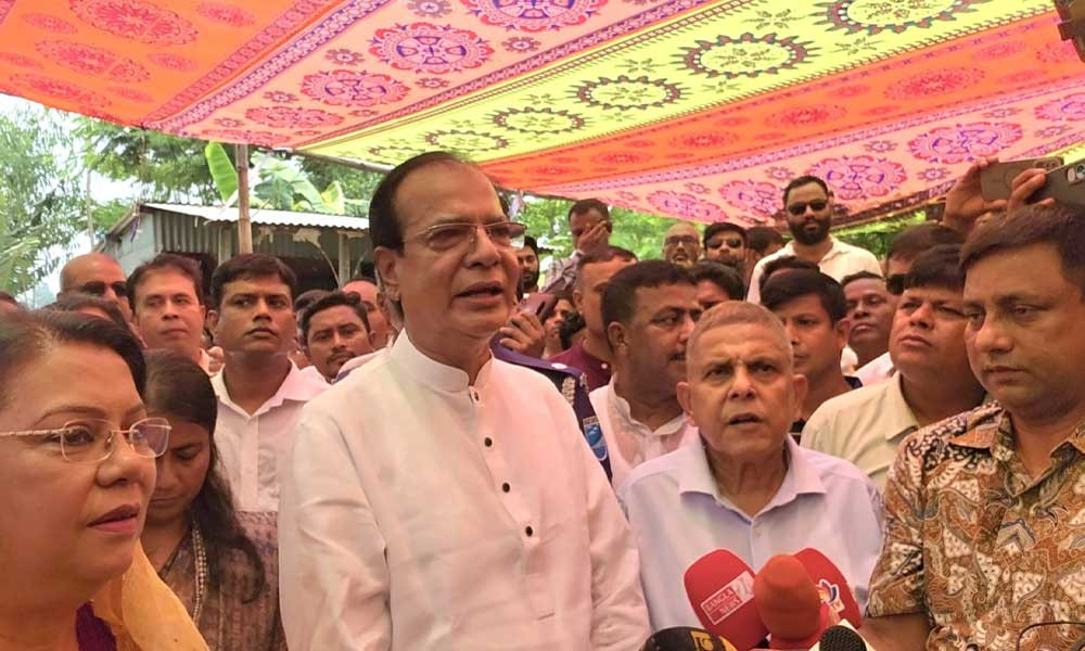 পার্শ্ববর্তী দেশের বৈষম্যের কারণে নদীগুলো শুকিয়ে যাচ্ছে : ত্রাণমন্ত্রী