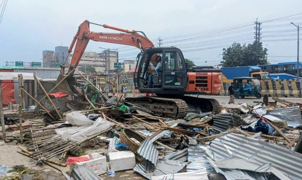শতাধিক দোকান উচ্ছেদ, মালিকানা নিয়ে পৌরসভা-সওজ দ্বন্দ্ব