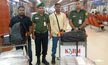 বিমানবন্দরে প্রবাসীর হারিয়ে যাওয়া লাগেজ উদ্ধার করলেন আনসার সদস্যরা