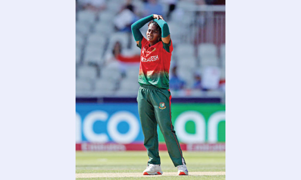 মেয়েদের লড়াই