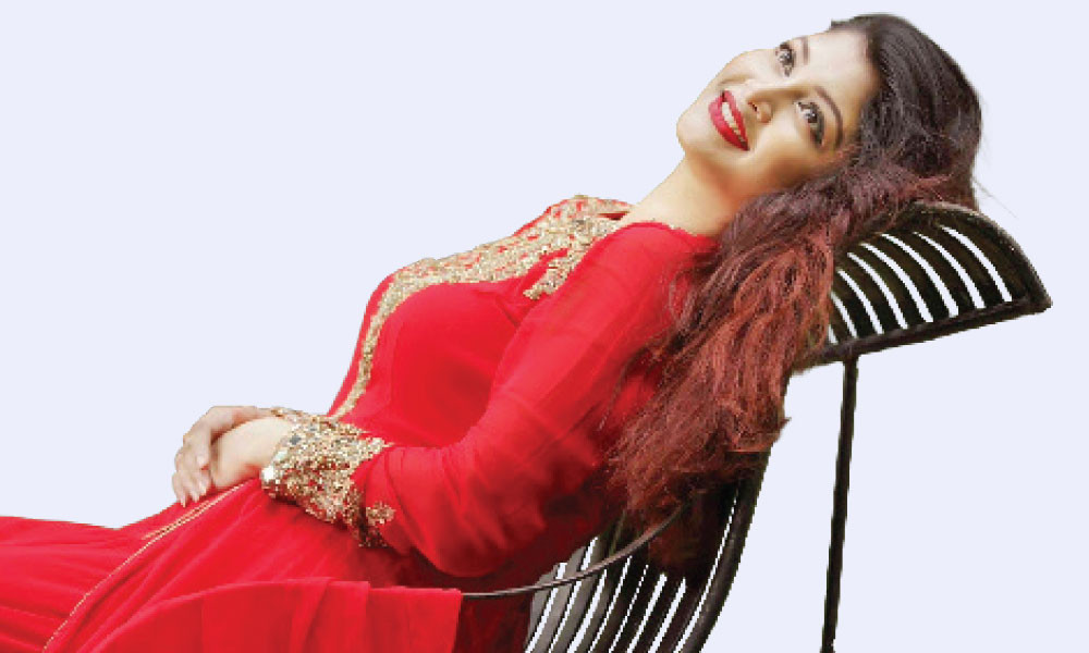 জীবনটা নিজের মতো করে কাটাচ্ছি